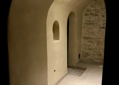 Béton ciré dans un spa hammam à Serre Chevalier – photo 3 – RB Bâtiment