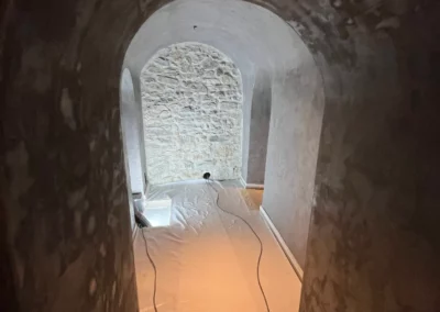 Béton ciré dans un spa hammam à Serre Chevalier – photo 4 – RB Bâtiment
