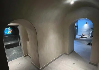 Béton ciré dans un spa hammam à Serre Chevalier – photo 9 – RB Bâtiment