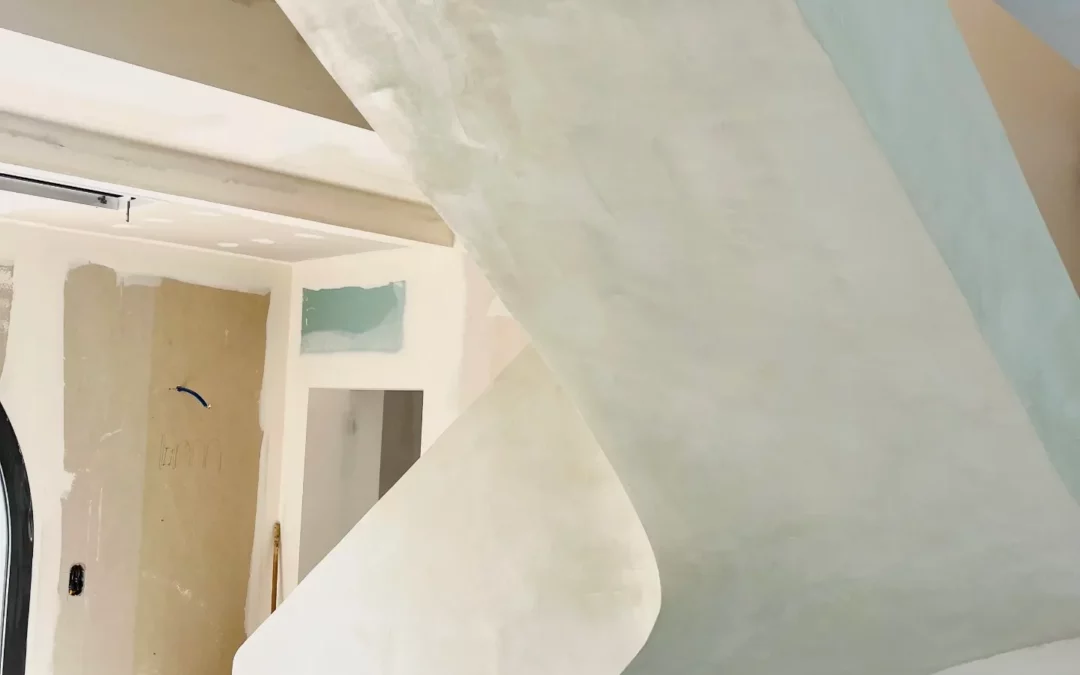 Escalier à voûte sarrasine en béton ciré à Hossegor