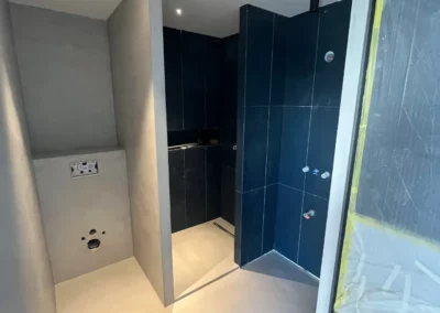 Rénovation et béton ciré d'un appartement à Juan-les-Pins – photo 1 – RB Bâtiment