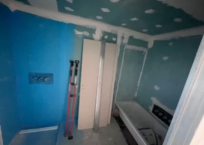 Rénovation et béton ciré d'un appartement à Juan-les-Pins – photo 7 – RB Bâtiment