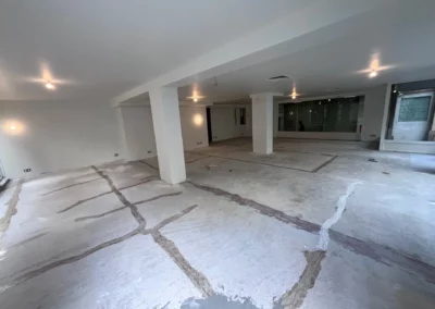 Rénovation du showroom Silvera à Cannes, béton ciré 500 m² – photo 2 – RB Bâtiment