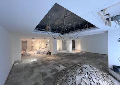 Rénovation du showroom Silvera à Cannes, béton ciré 500 m² – photo 3 – RB Bâtiment