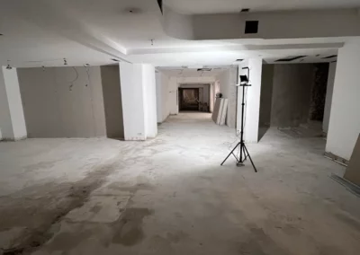 Rénovation du showroom Silvera à Cannes, béton ciré 500 m² – photo 9 – RB Bâtiment
