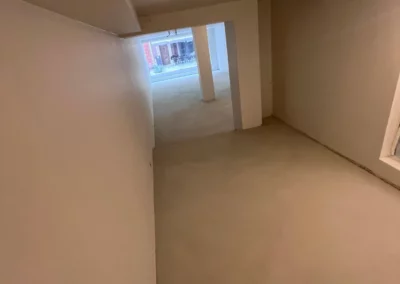 Rénovation du showroom Silvera à Cannes, béton ciré 500 m² – photo 11 – RB Bâtiment
