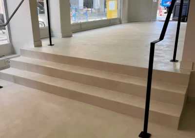 Rénovation du showroom Silvera à Cannes, béton ciré 500 m² – photo 20 – RB Bâtiment