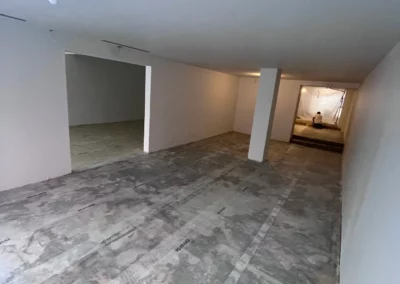 Rénovation du showroom Silvera à Cannes, béton ciré 500 m² – photo 21 – RB Bâtiment