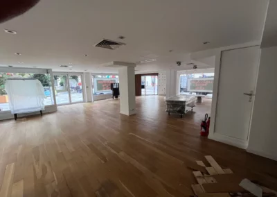 Rénovation du showroom Silvera à Cannes, béton ciré 500 m² – photo 28 – RB Bâtiment